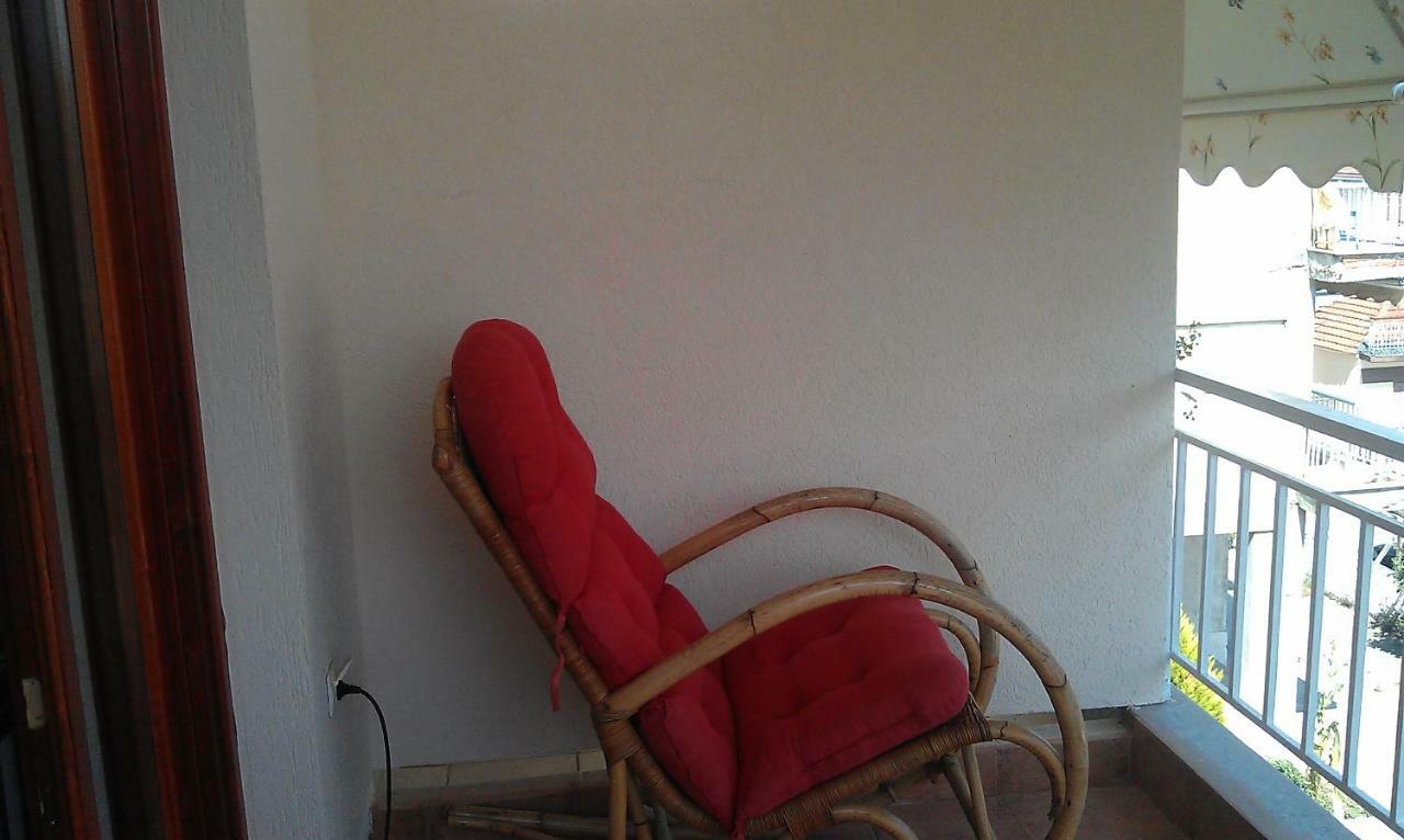 Apartment 60M From Sea! Nea Kallikrateia エクステリア 写真